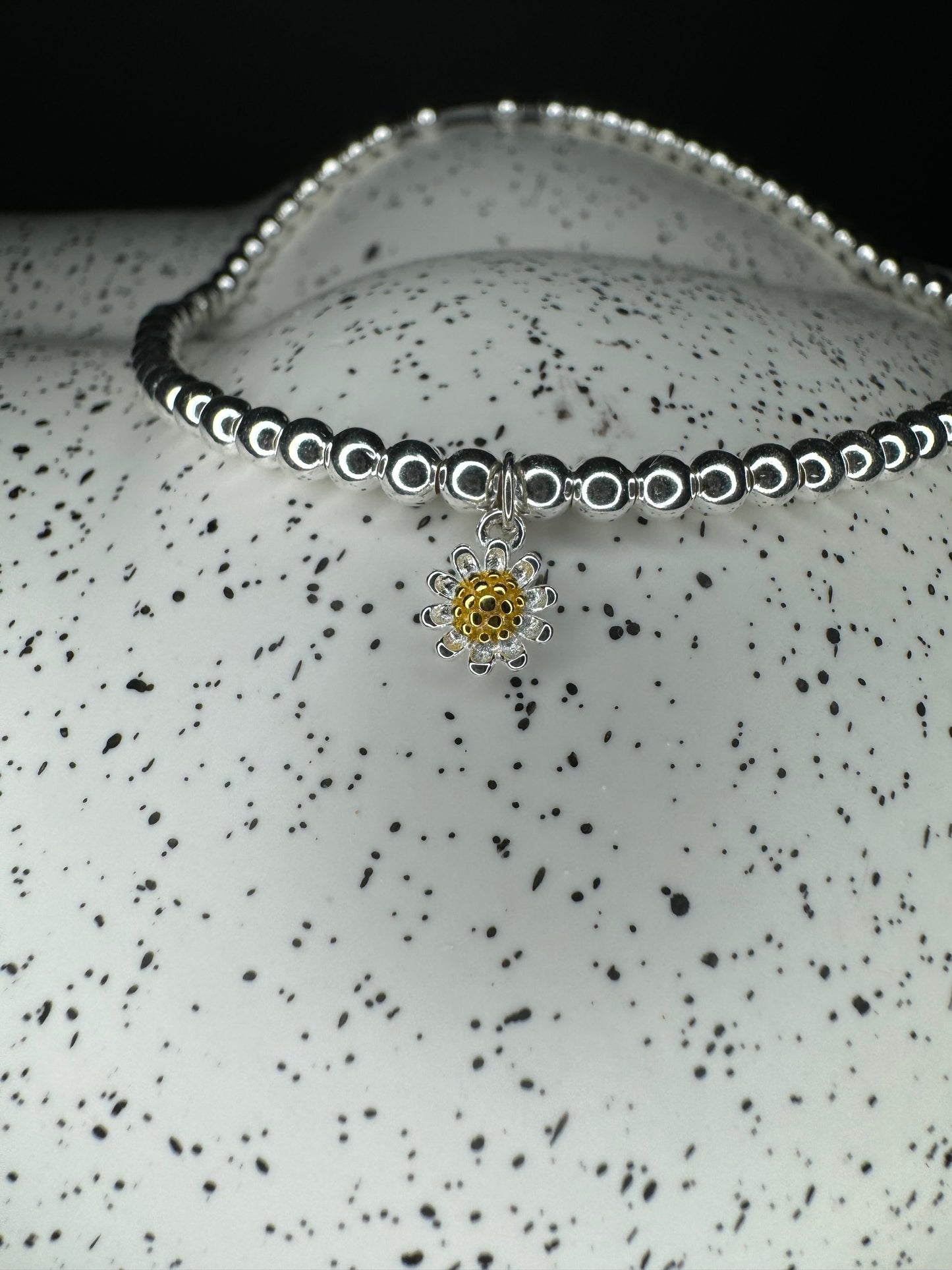 Daisy Beaded Bracelet