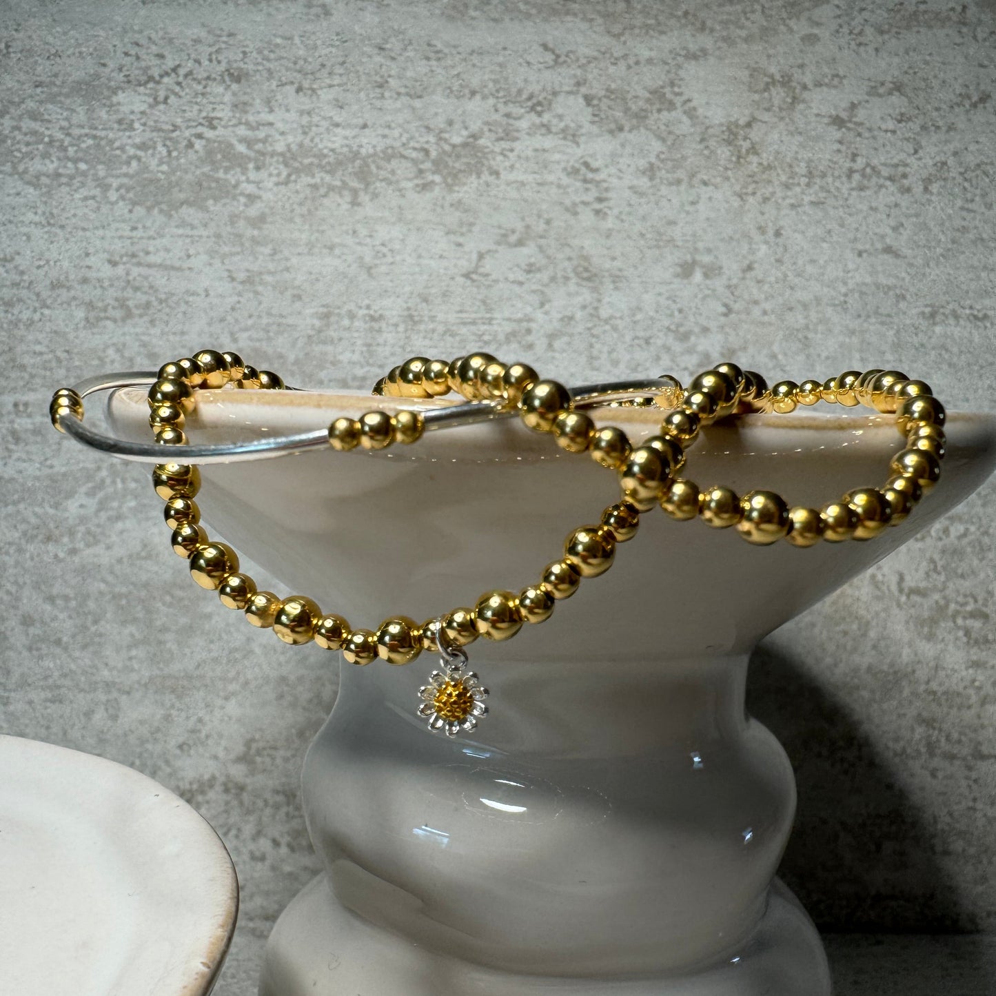 GV Daisy Beaded Bracelet