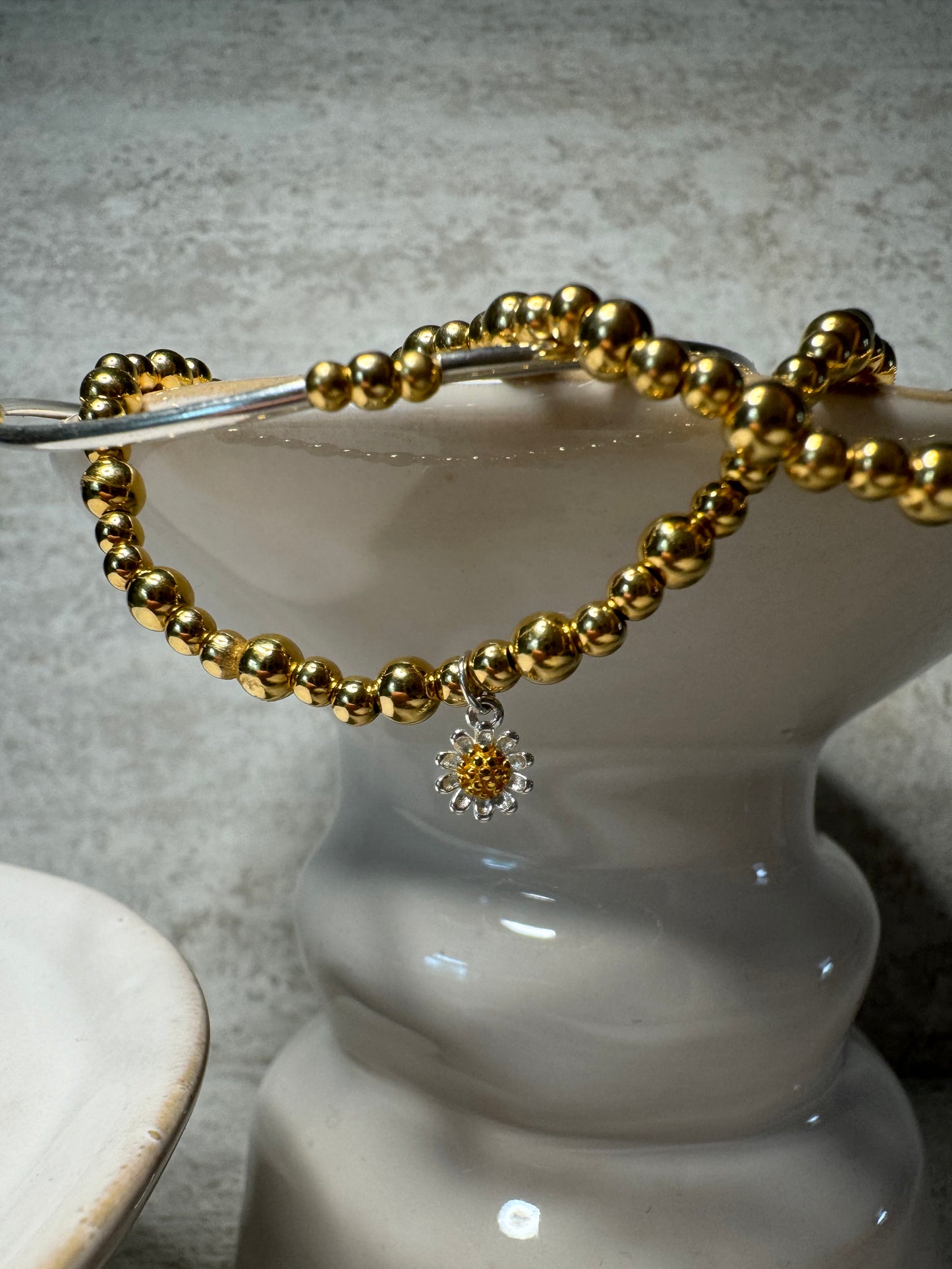 GV Daisy Beaded Bracelet